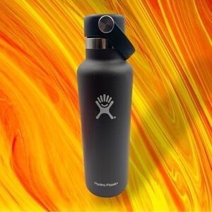 Hydro Flask Matte Black 21 oz Bottle Standard Flex Cap Small Flaw